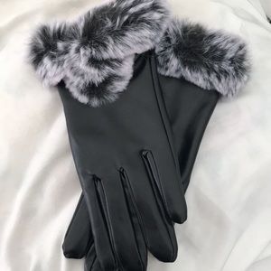 NWOT -Gloves